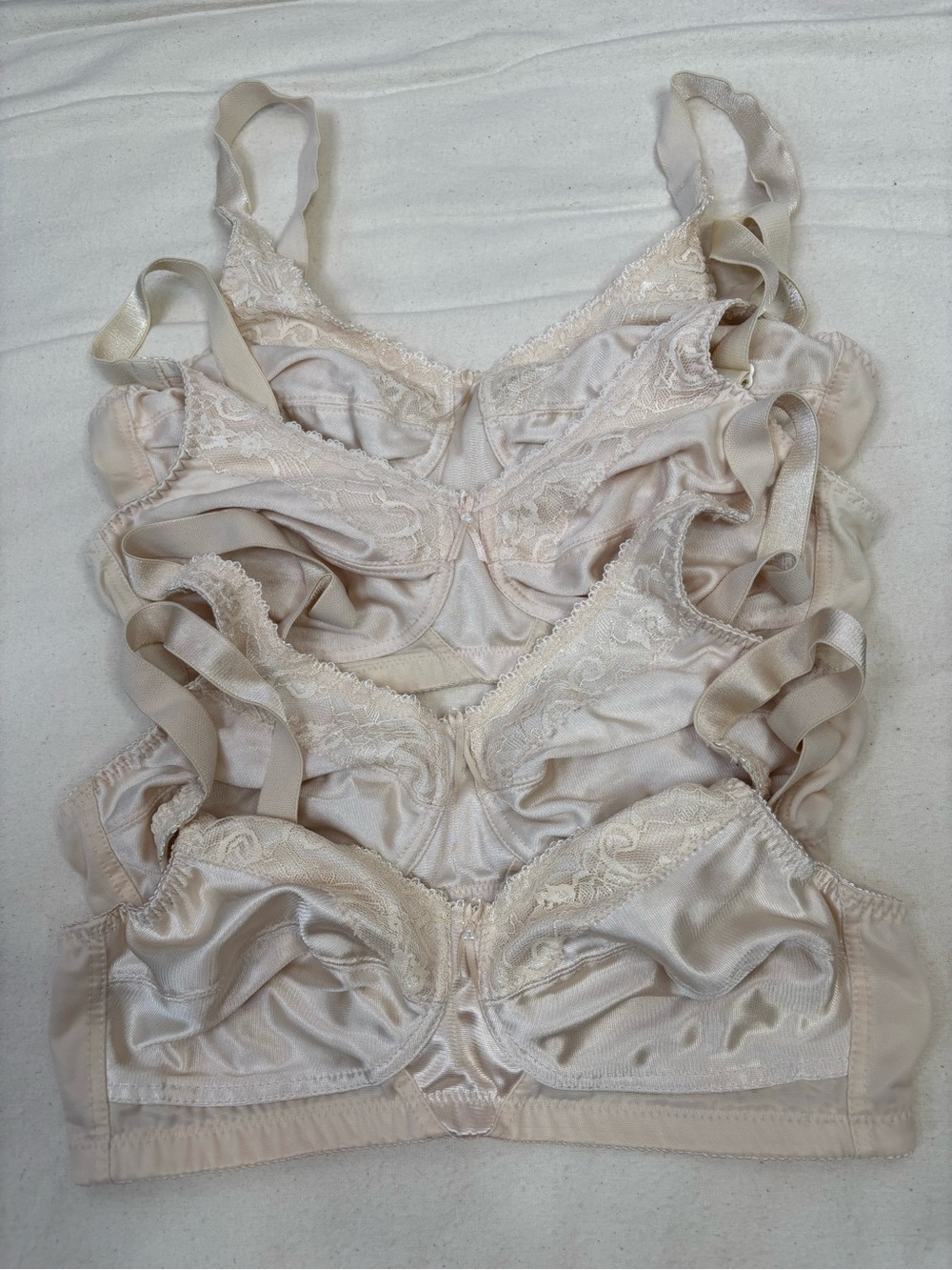 LOT OF 4 Trulife Lace Accent Shallow-Avg Fit Mastectomy Bras Size 34B Nude Group